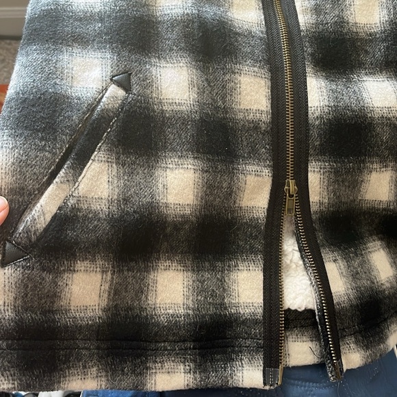 Laju Women's Black and White Plaid Wool Zip-Up Vest Sherpa Lining, Women’s Sz S - Picture 9 of 13